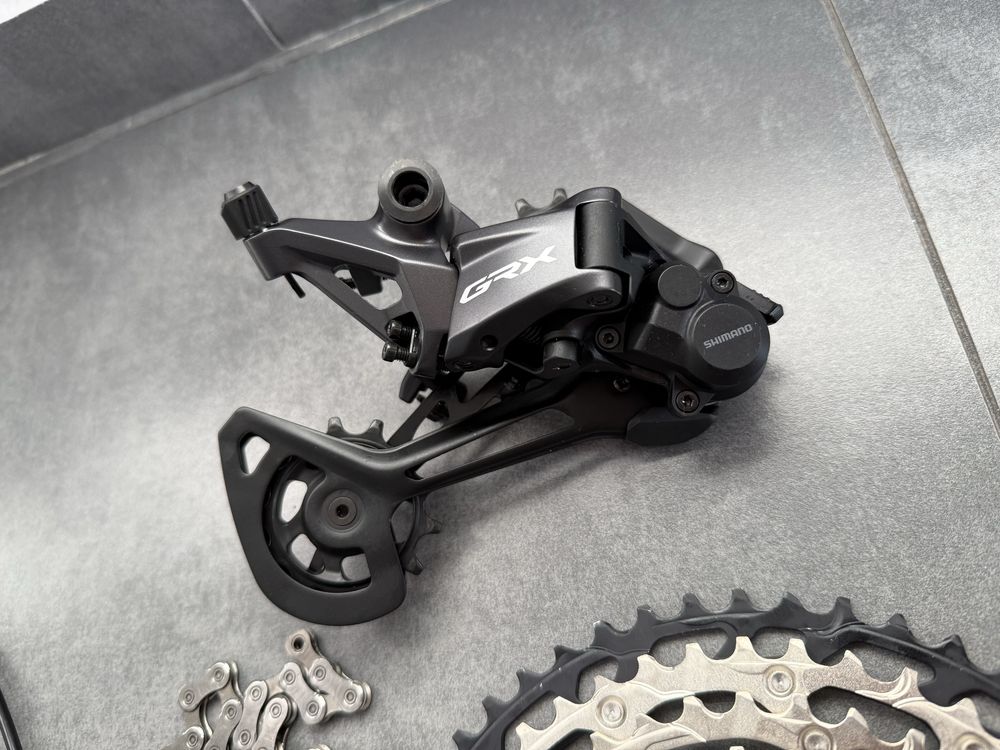 Pelna grupa Shimano GRX 610/822