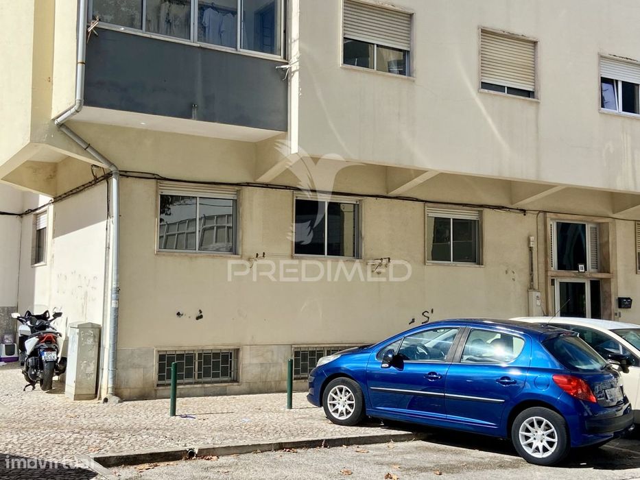 T2 para renovação total nas Paivas, Amora.