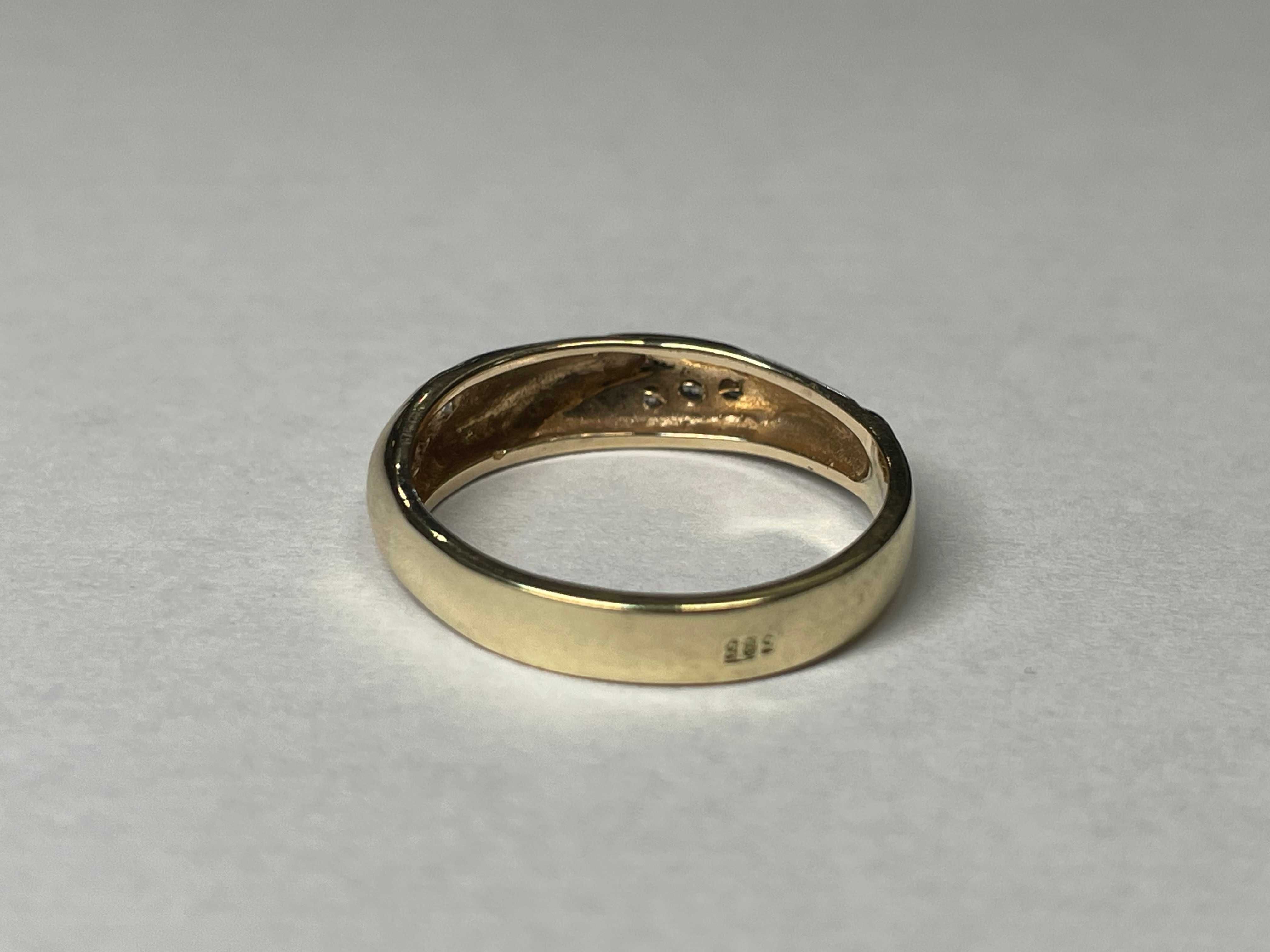 Złoty pierścionek 14kt 2,5 gram rozmiar 11