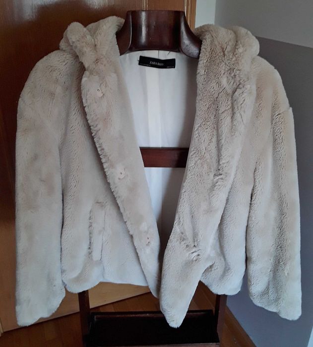 Casaco de pelo sintético, beije, da Zara - muito quentinho! NOVO!