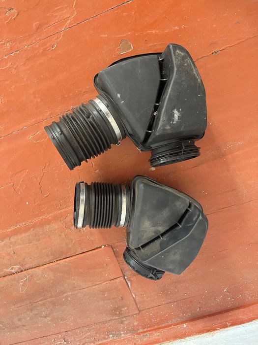 Резонатор повітря до патрубка повітряного фільтра