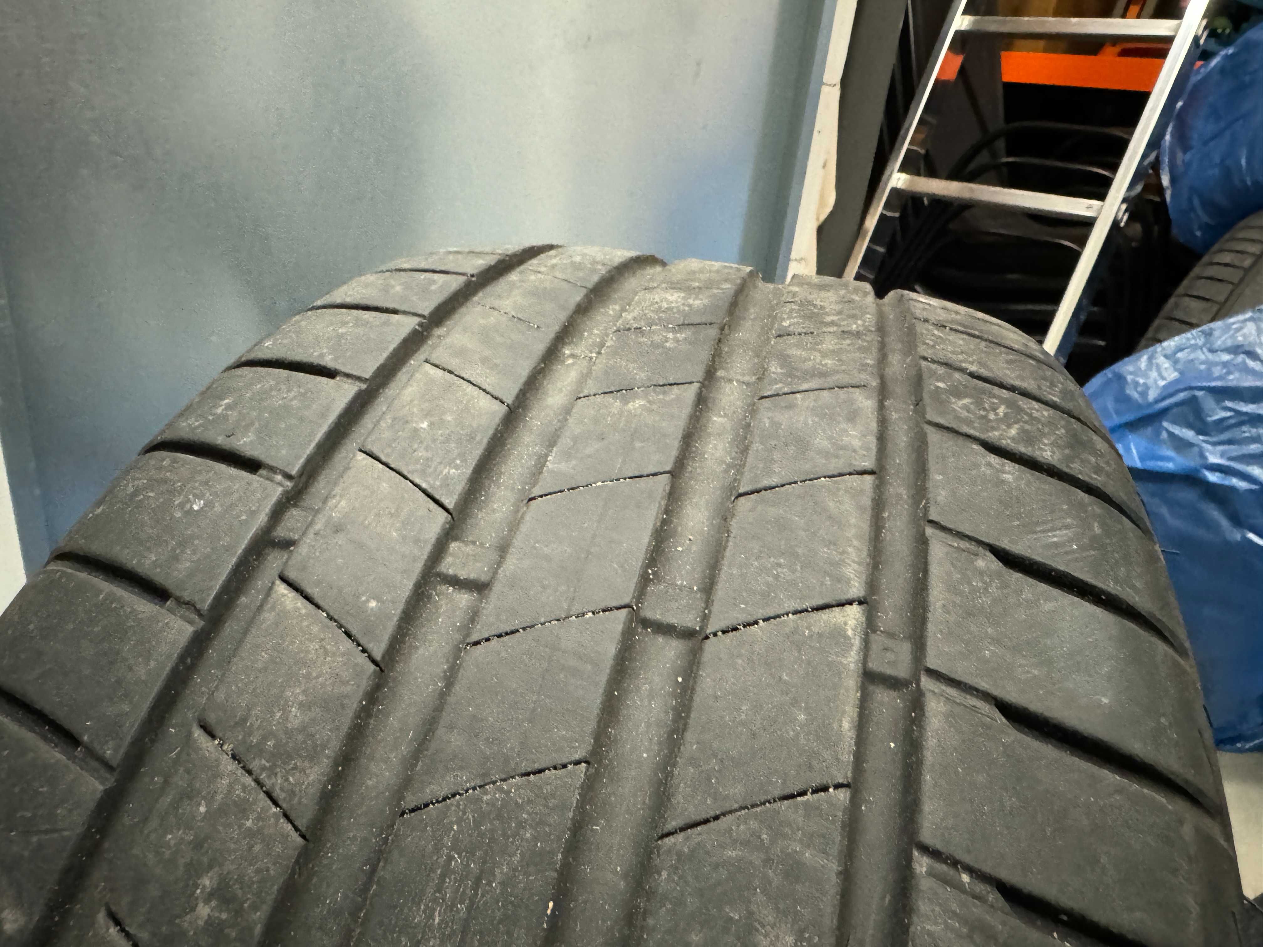 Opony letnie Bridgestone Truanza 255/40 R20