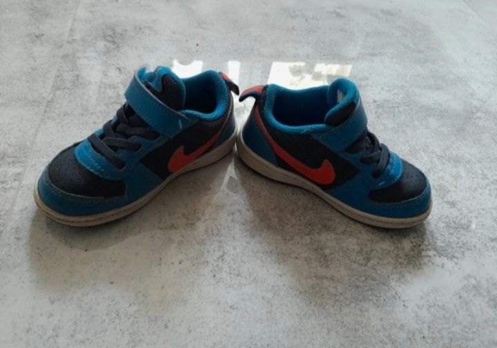 Buty Nike rozm. 25