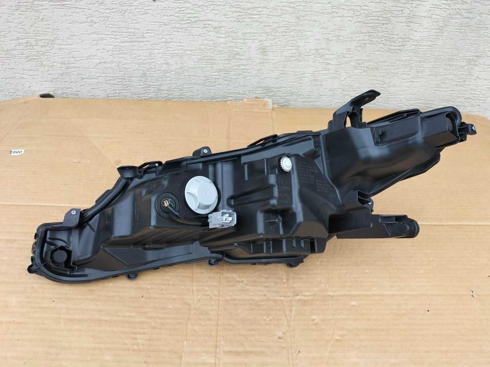 фара Toyota Camry 70 XSE 8111006G30 USA Оригінал США  2021 2022 2023