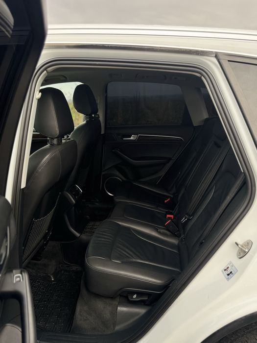 Продам Audi Q5 2015 року.