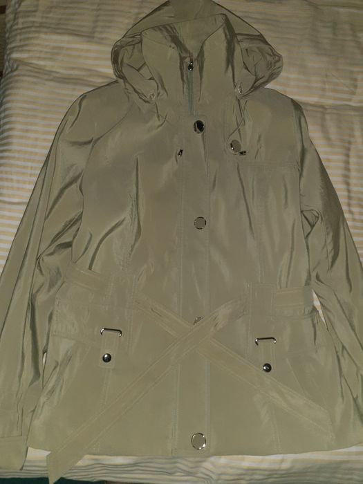 Куртка весняна жіноча.