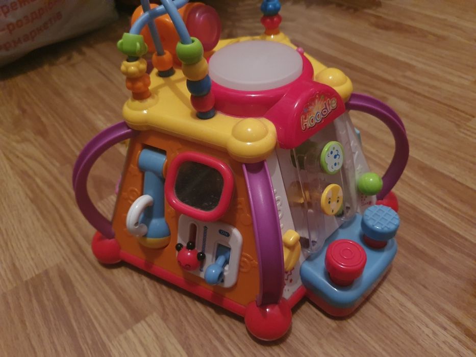 Много детских игрушек