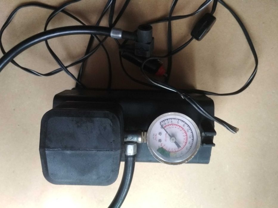 Mały  kompresor  samochodowy zaśilanie  na usb