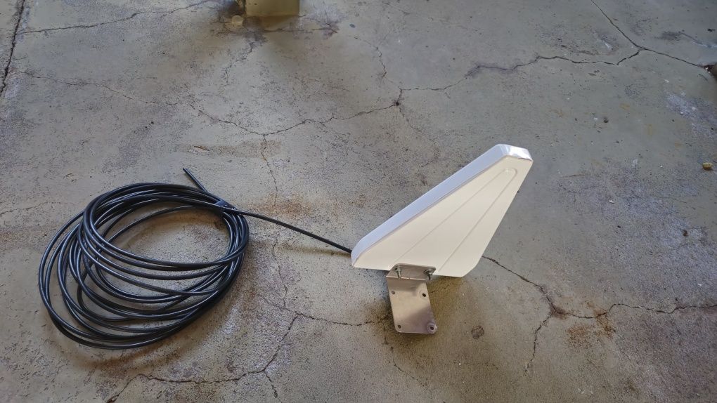 Antena GSM kierunkowa z przewodem 10 m