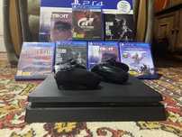 Ps4 slim 1TB.