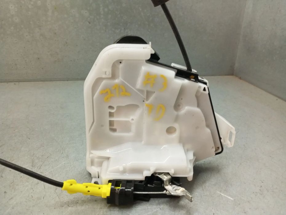 Fechadura / fecho porta trás direito NISSAN Qashqai III (J12)