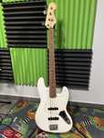 Fender Jazz Bass MIM praktycznie nowy