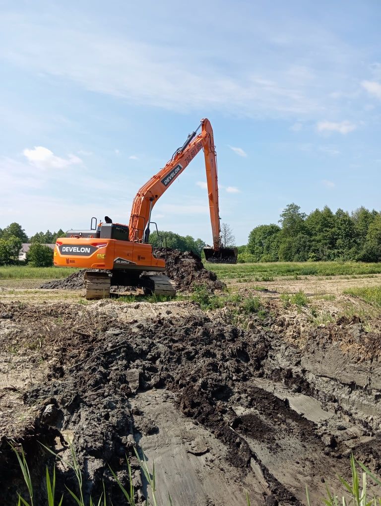 Kopanie i odmulanie stawów – koparką z długim ramieniem(long reach)
