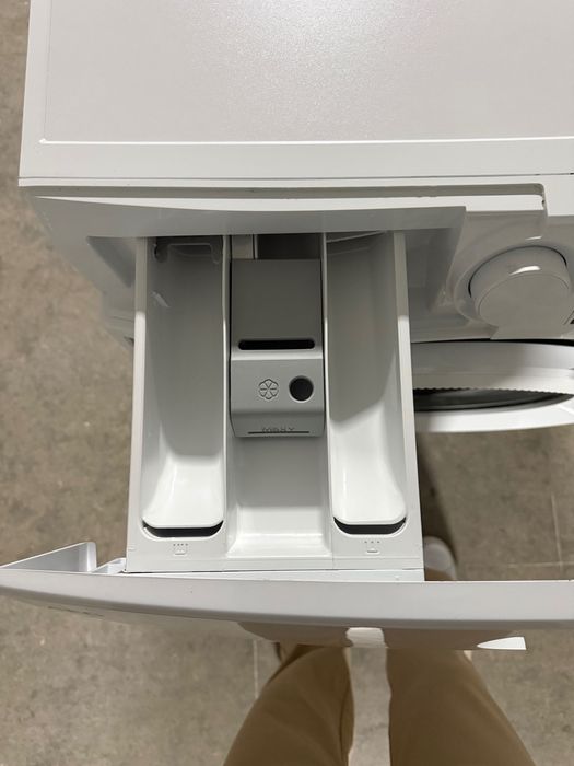 Máquina de Lavar a roupa AEG