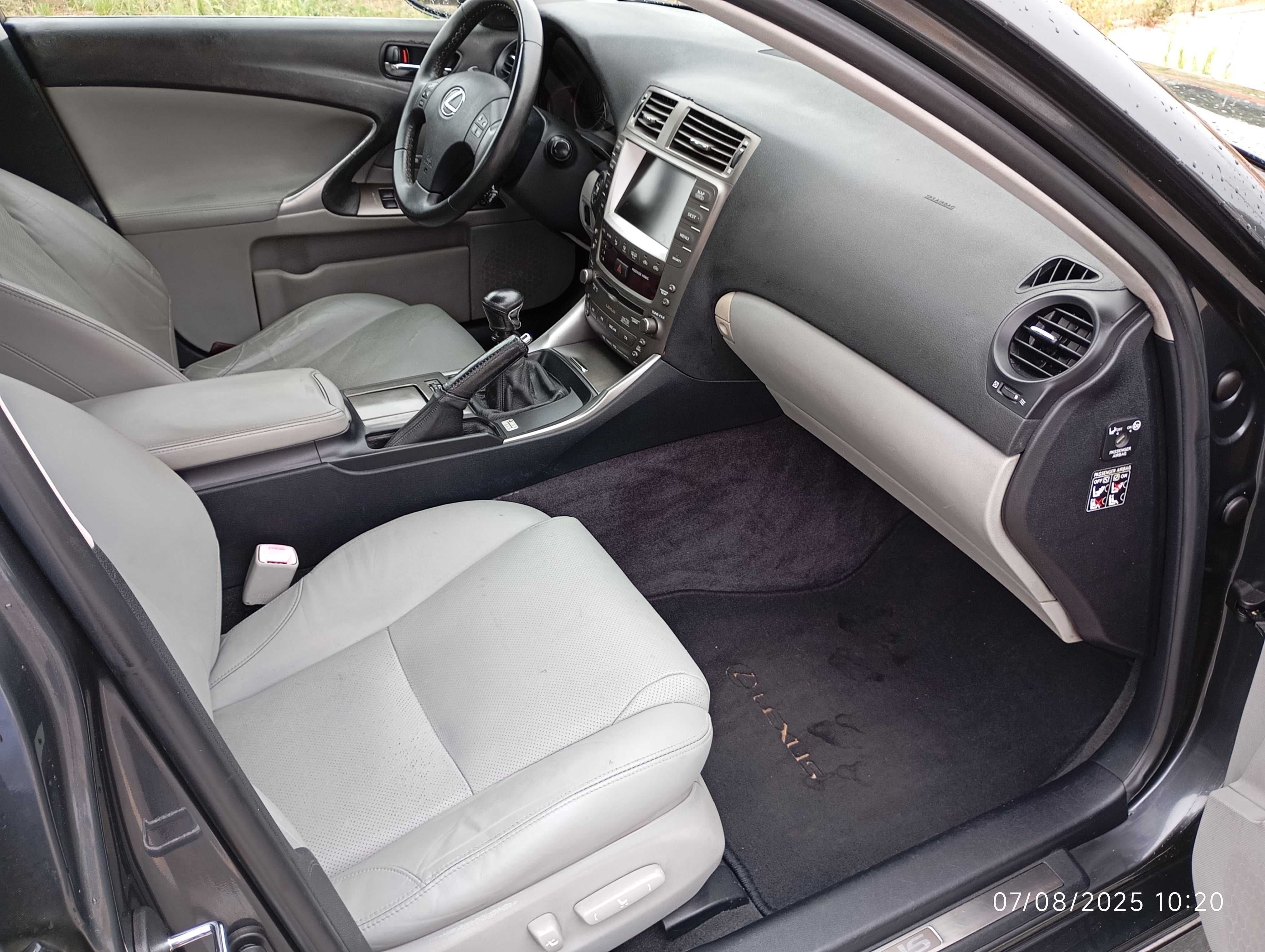 Lexus is220d Luxury 177cv