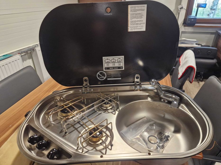 Kuchenka 3 palnikowa ze zlewem Dometic