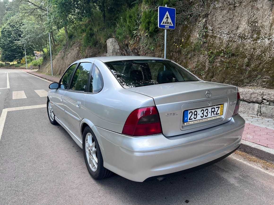 Opel Vectra Sport DTI 2.0 Ano 2001 Poucos KM para o ano