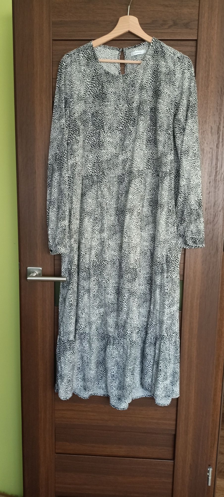 Sukienka rozmiar XXL Reserved