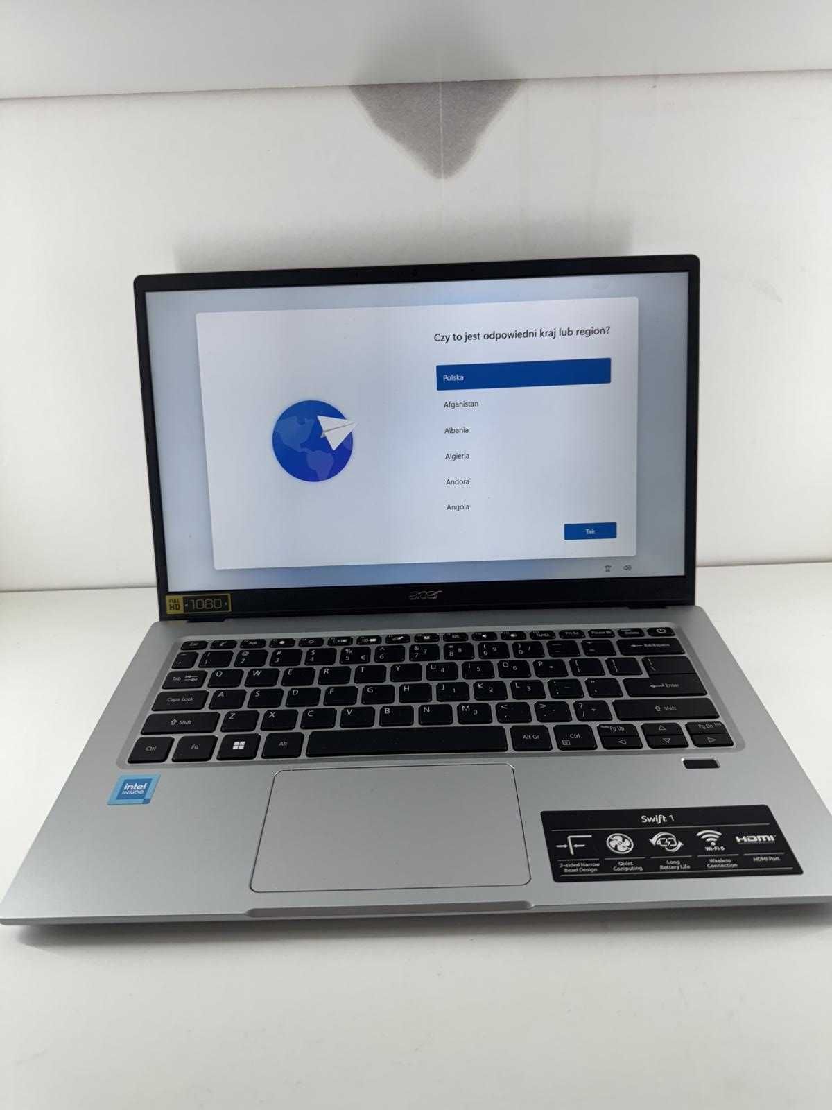 Laptop Acer Swift 1 4GB /128GB + Zasilacz