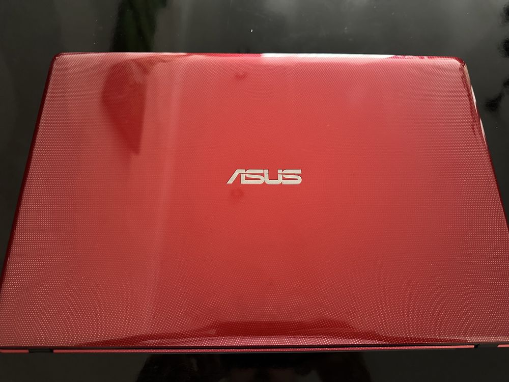 Ноутбук asus x550c /Pentium ULV 1.8 GHz/4gb/500gb