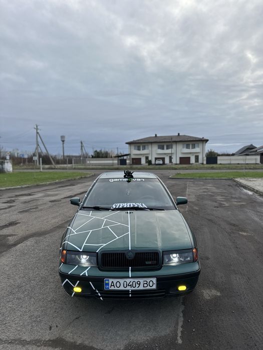 Продам шкоду тур 1.8 газ бензин