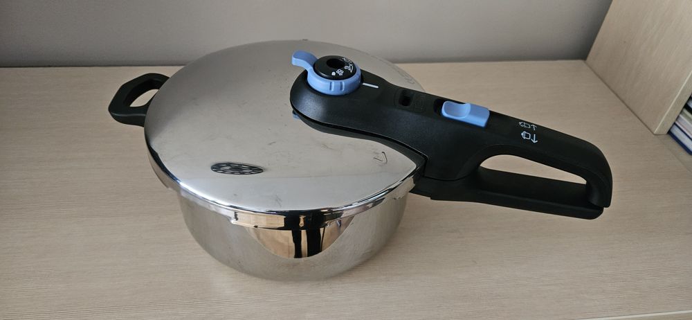 Szybkowar TEFAL secure trendy