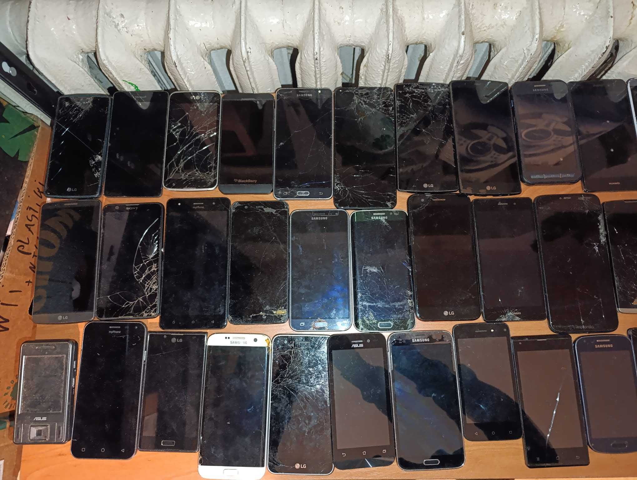 Telefony dotykowe uszkodzone, pobite lub nie kompletne