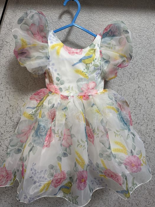 Продам платье для девочки