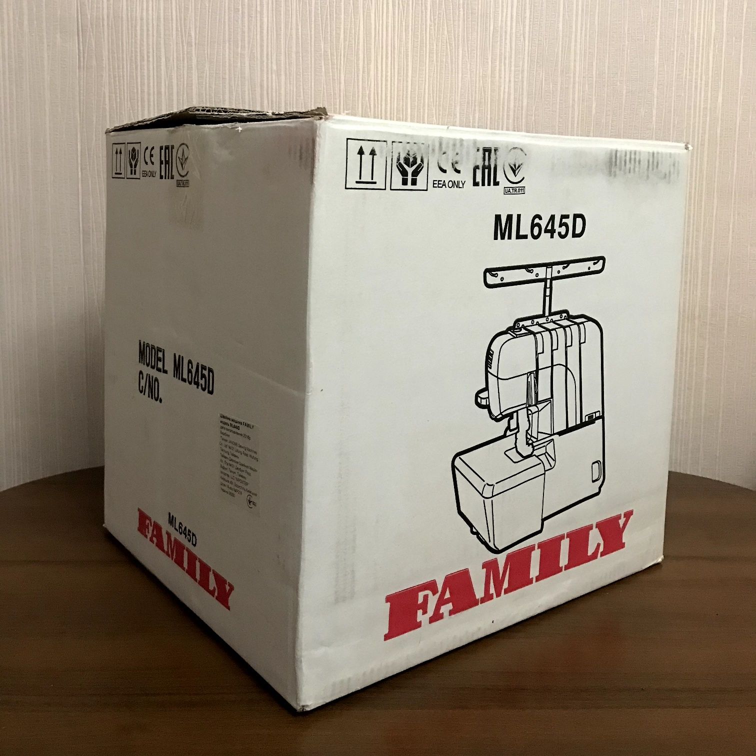 Продам оверлок FAMILY 645D.