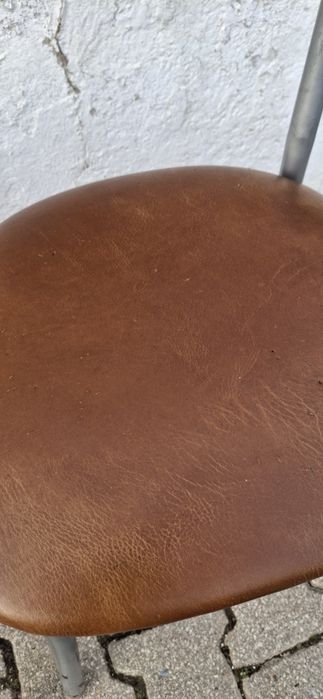 Cadeiras com acento almofadado