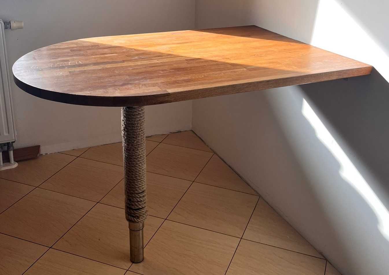 stół drewniany mocowany do ściany