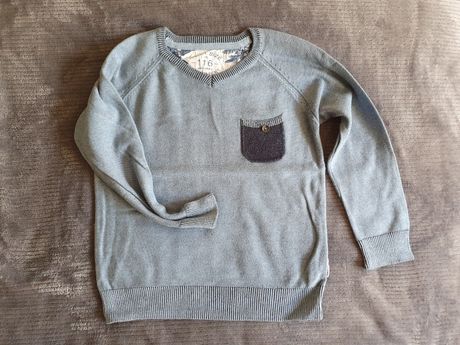RESERVED ładny sweterek w serek z kieszonką rozmiar 116