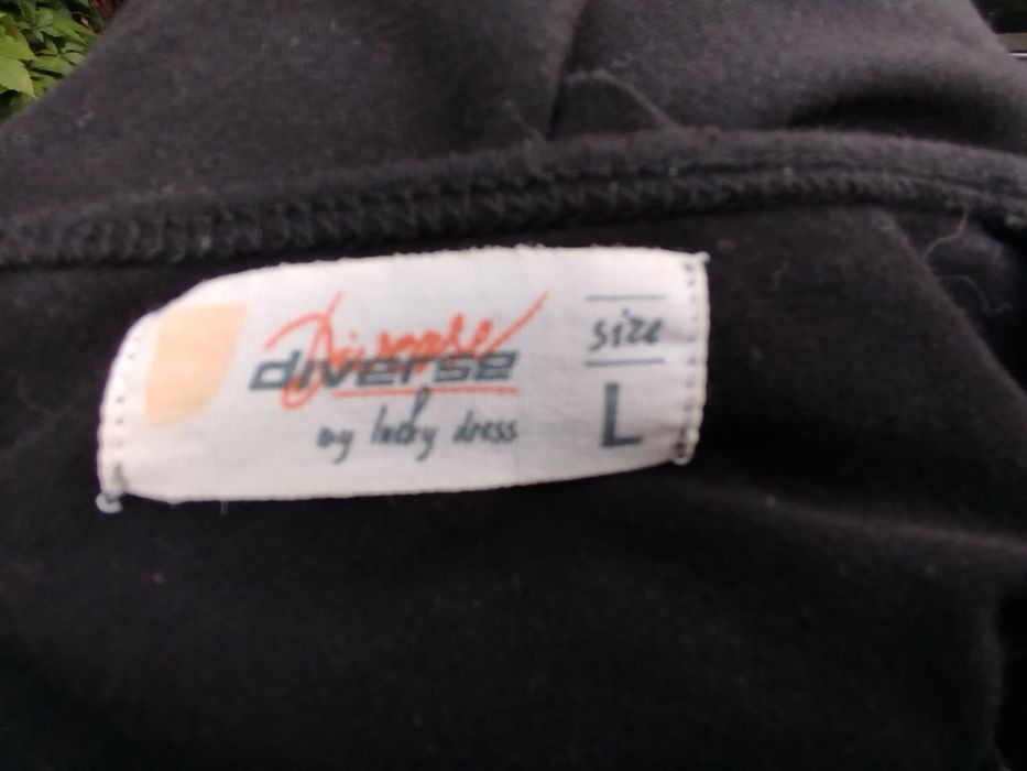 Czarna bawełniana sukienka letnia z odkrytymi plecami i krótkim rękawe