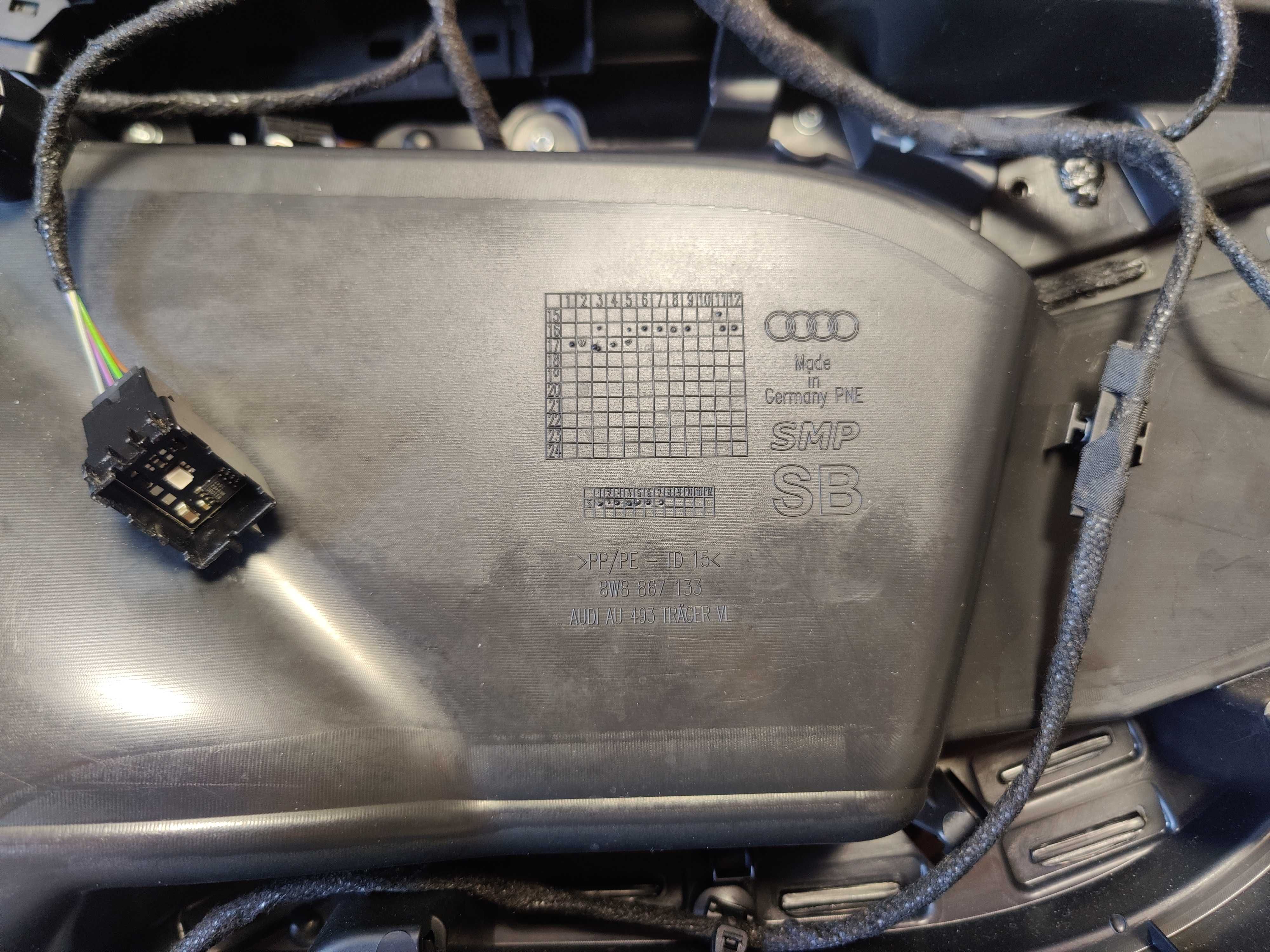 Дверна карта Audi A5 F5 (B9) (2017-2024р). Алькантара (8w8867117A).