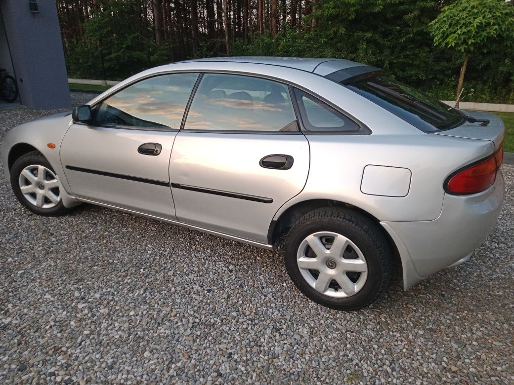 Mazda 323f z klimatyzacją