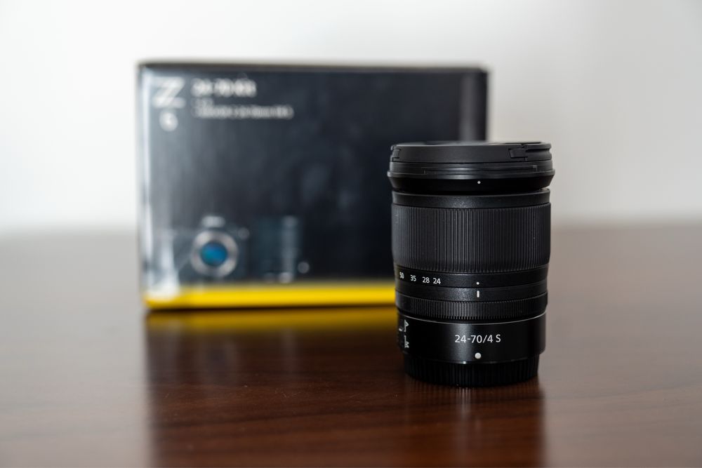 Nikon z - 24-70 f/4