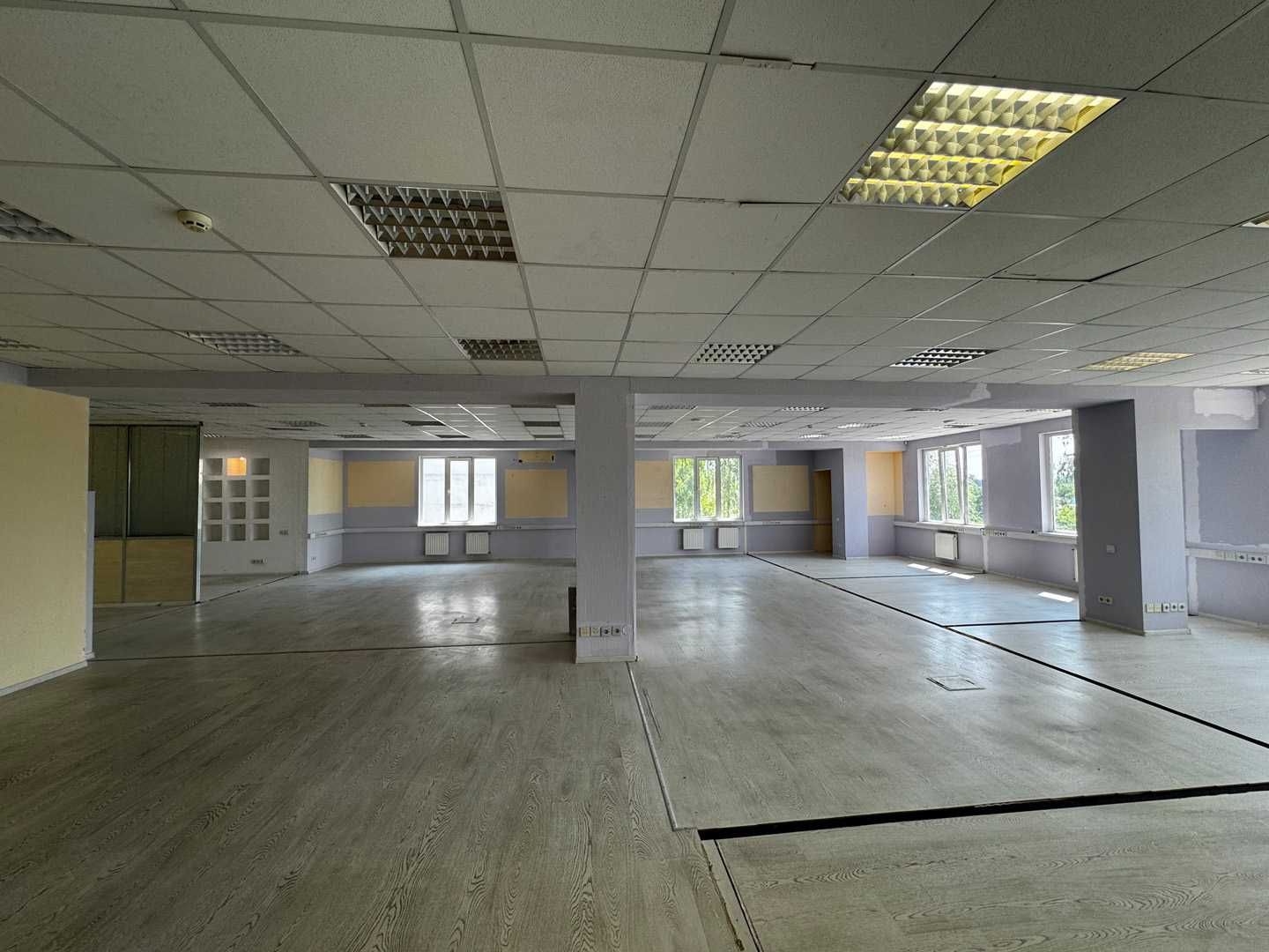 Оренда офісу 293 м² Форум Термінал Столичне шосе, 100