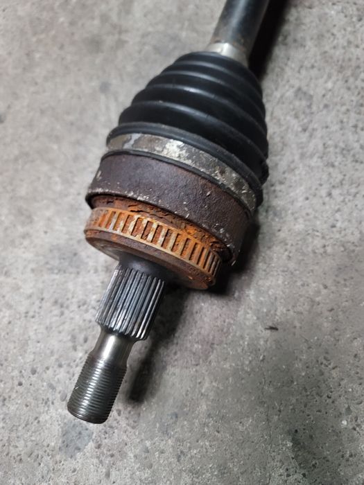 Полуось піввісь передня ліва ML 163 Mercedes w163