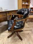 Fotel biurowy skóra naturalna chesterfield drewno lata 70