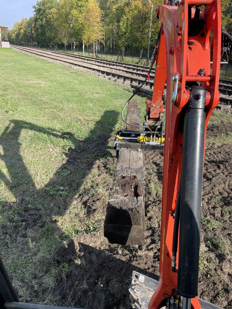 Usługi Minikoparka, Młot, Wiertnica, Wstawianie Słupkòw,Przeciski Kret
