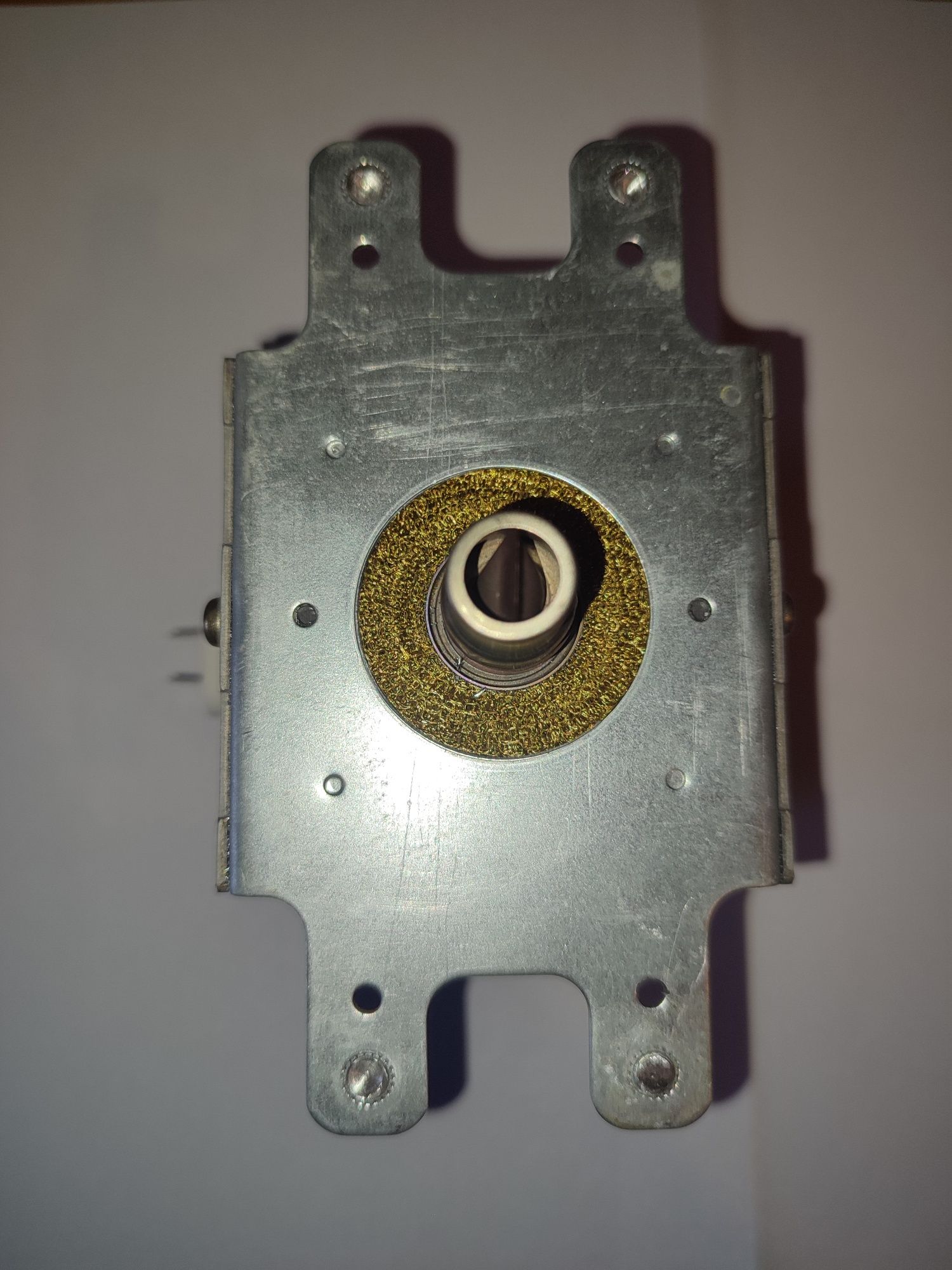 Продам магнитрон TOSHIBA 2M231J(HS)