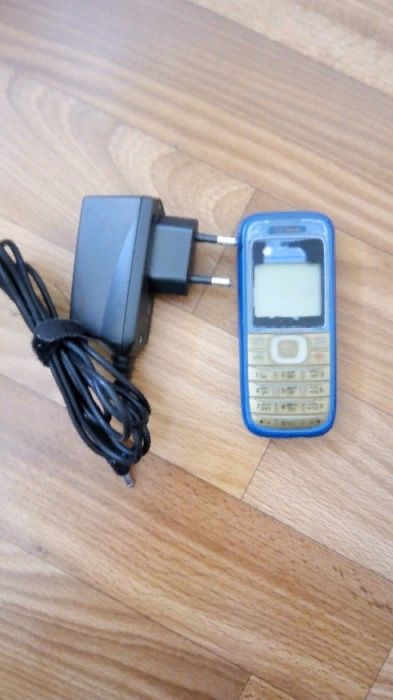 Кнопочный мобильный телефон Nokia 1200