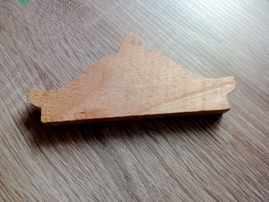 Rzeźba drewniana do zegara