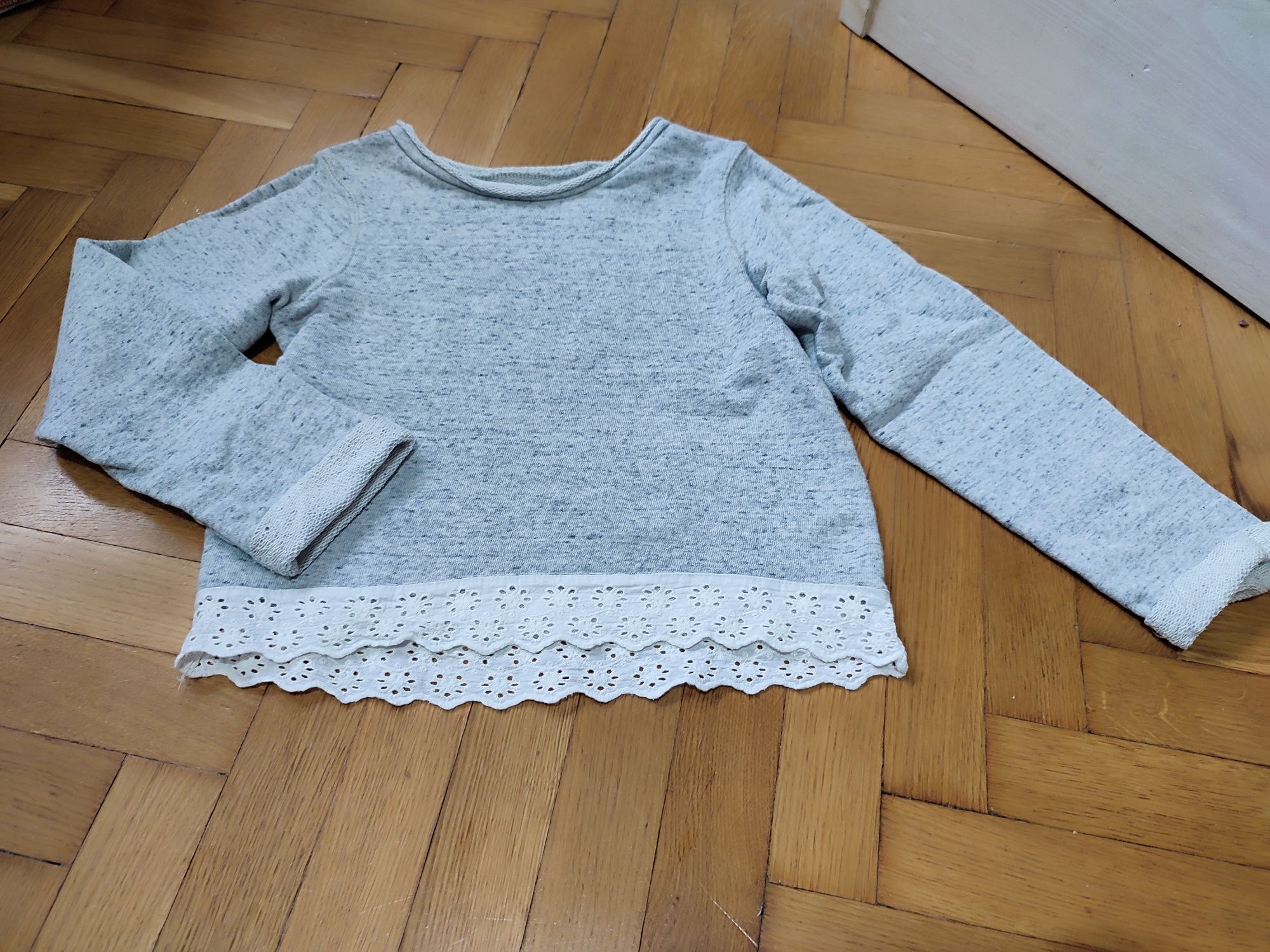 Bluza Mothercare 128 szara z haftem