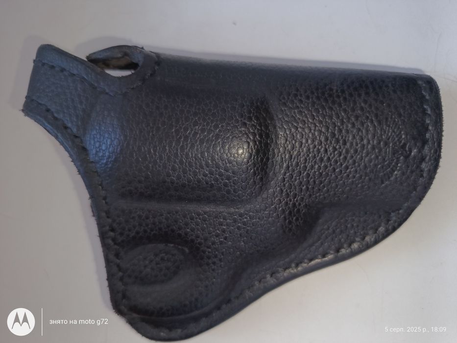 Кобура  шкіряна.