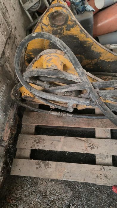 Młot wyburzeniowy do koparki JCB typ 260Mk2