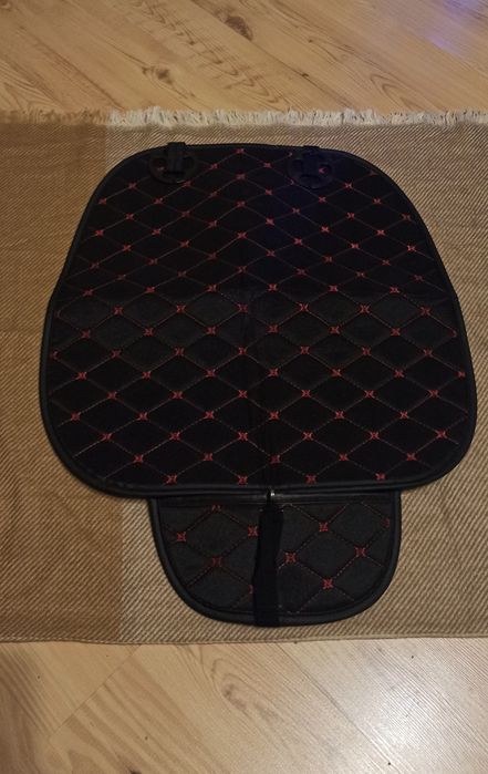 Pokrowce na krzesła samochodowe 4 sztuki. Rozmiar 47x47 cm.Cena za 4s