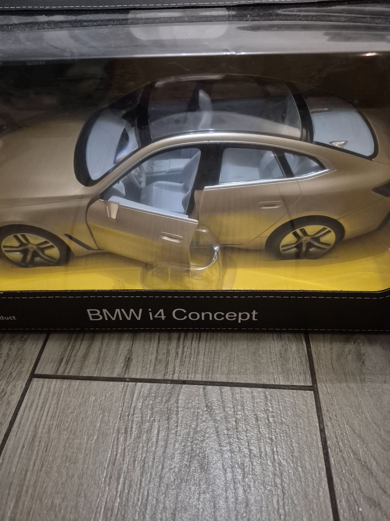 Bmw i4 concept. Auto zdalnie sterowane