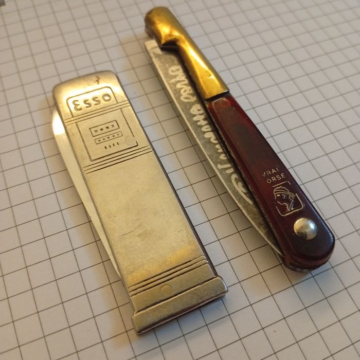 Dois canivetes, usados