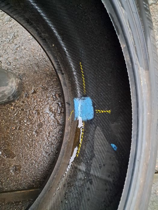 235/45/18 Yokohama BluEarth-4s AW 21 2023r